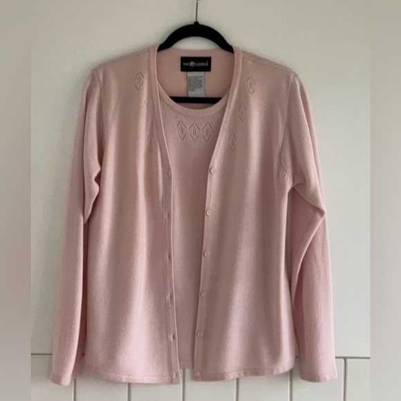 Sag Harbor Women’s 2-Fer Sweater Set Button Front Cardigan Pink Small NWOT - Picture 4 of 11